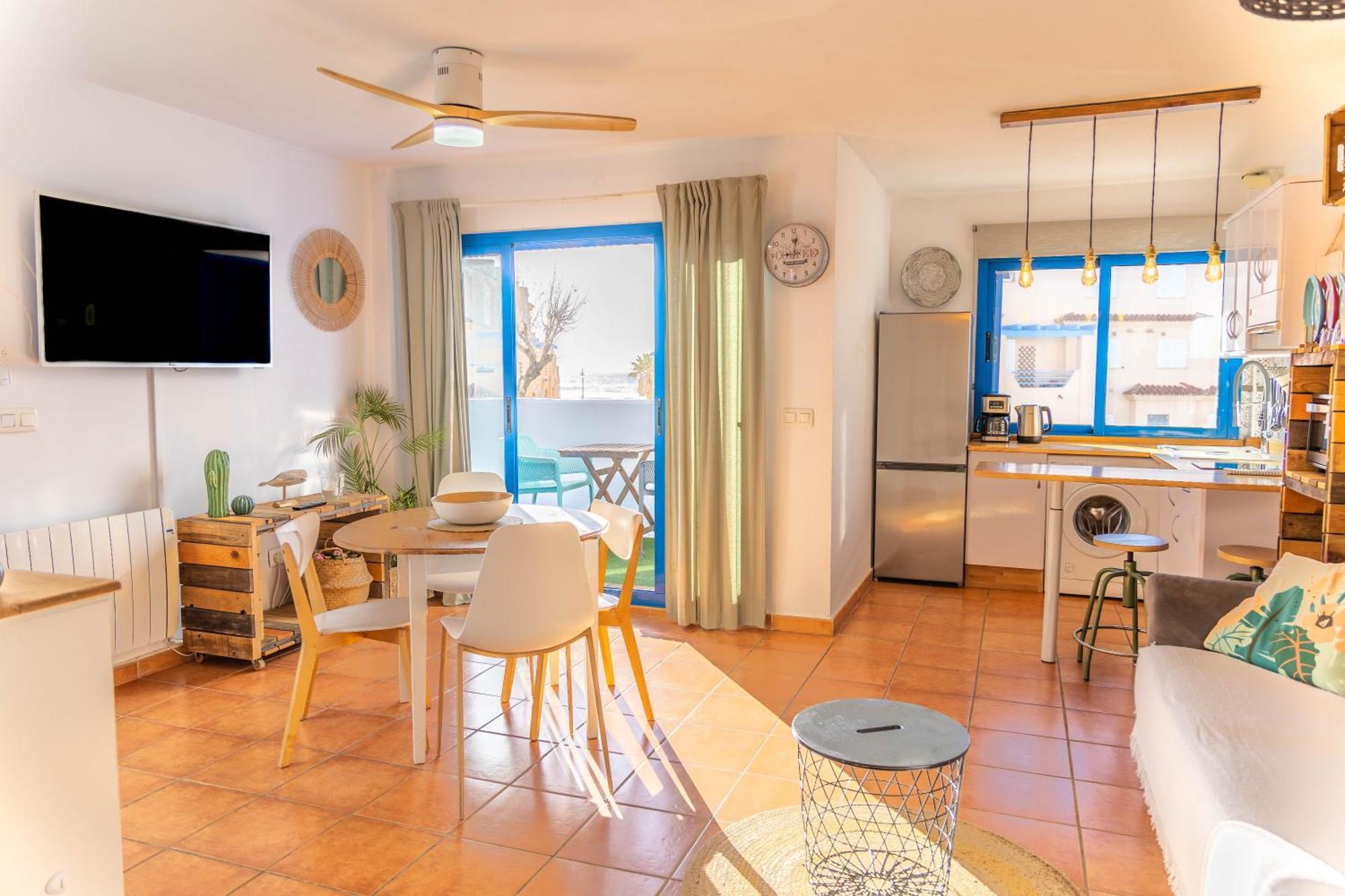 Tarifa Cozy House - Beach View & Balcony Екстериор снимка